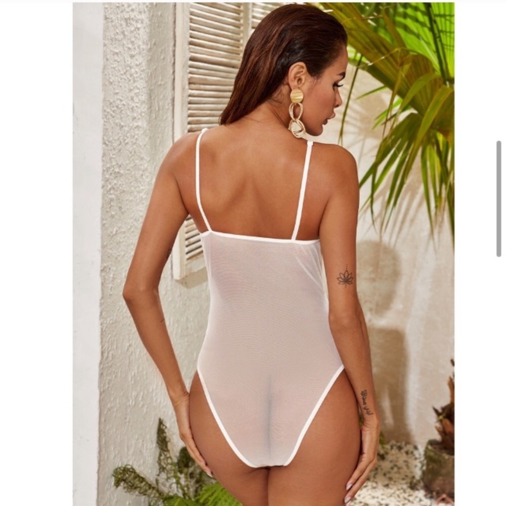 🔥 Sexy Lace Strappy Teddy Lingerie Bodysuit - Picture 6 of 8